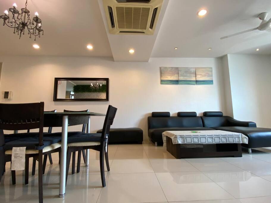 Spacious 3R,2R,Studio 5Min Walk To Time Square,Lalaport, Pool,Gym,Wifi Daire Kuala Lumpur Dış mekan fotoğraf