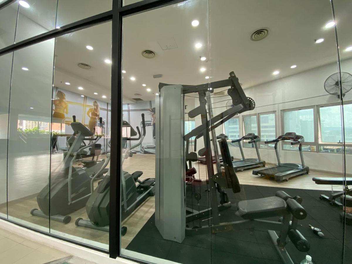 Spacious 3R,2R,Studio 5Min Walk To Time Square,Lalaport, Pool,Gym,Wifi Daire Kuala Lumpur Dış mekan fotoğraf